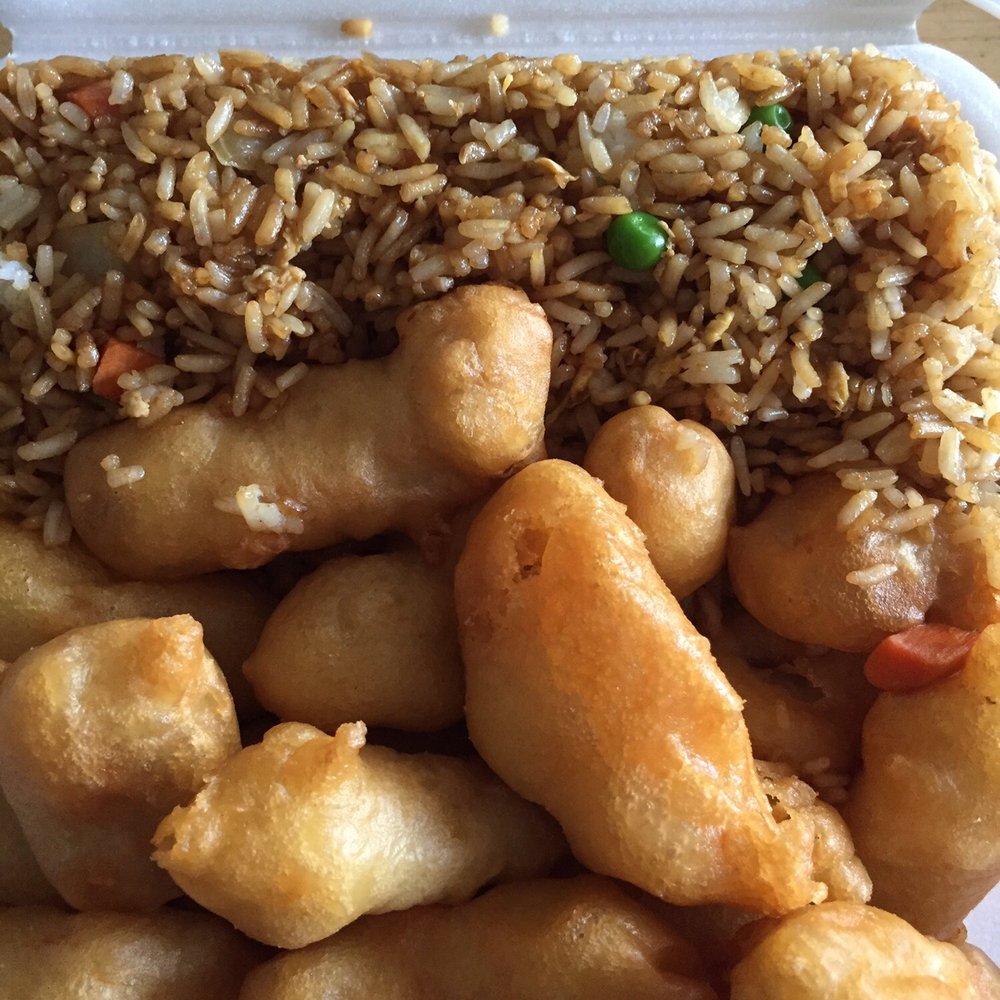 Sweet and sour chicken lunch combo Sweet and sour chicken lunch combo