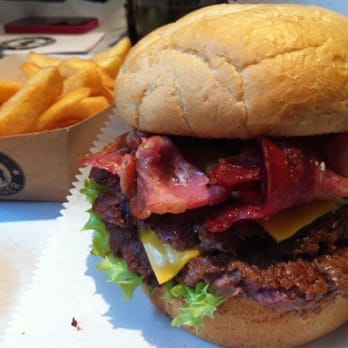 Imbiss RUFF'S BURGER - Make that a double bacon cheeseburger (bacon from gf's avacado burger)! - Burgers Near Me - Munich, BY Imbiss RUFF'S BURGER - Make that a double bacon cheeseburger (bacon from gf's avacado burger)! - Burgers Near Me - Munich, BY