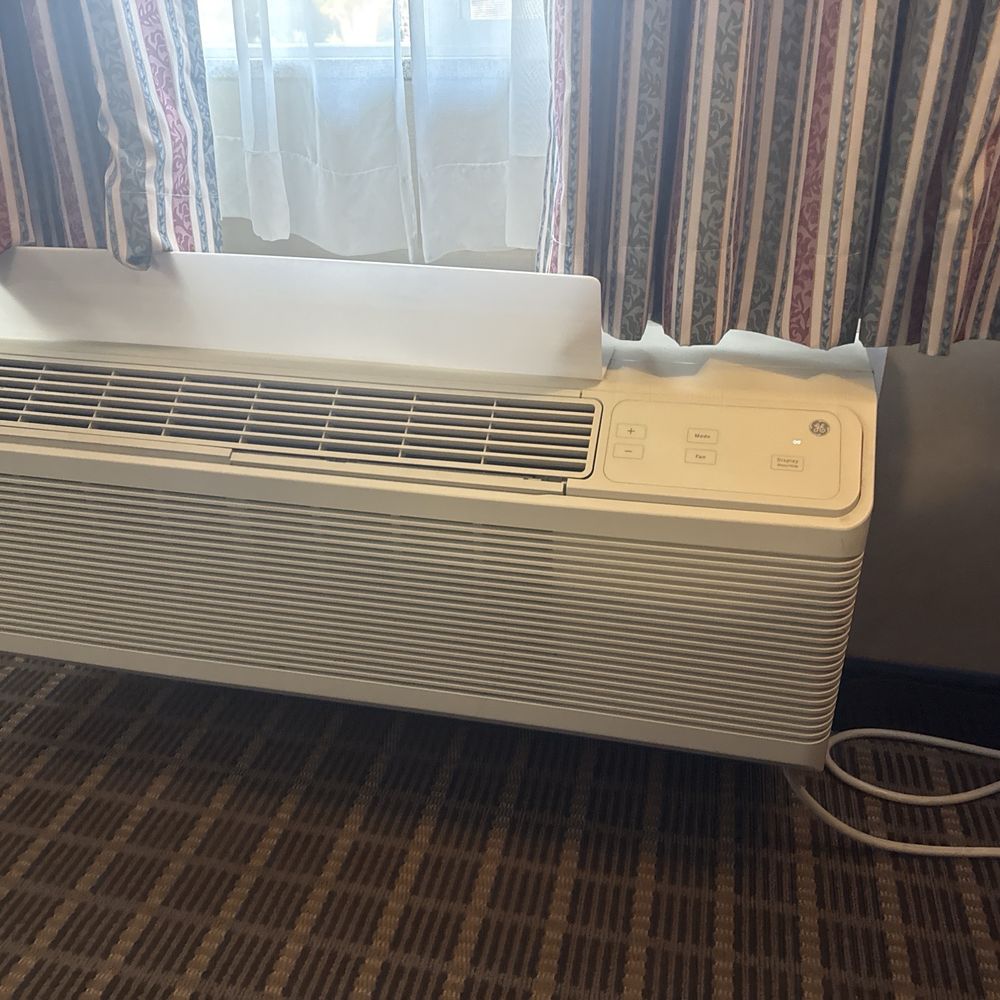 Small but powerful. Kept us cool in summer. Small but powerful. Kept us cool in summer.