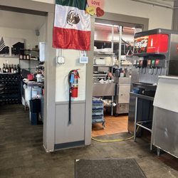 Seabrisa's Eatery - Where every door is the entry