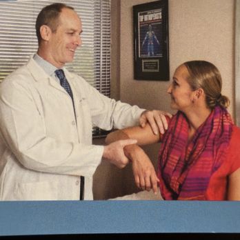 Robert Reisch, MD - Surgeons Near Me - Los Angeles, California Robert Reisch, MD - Surgeons Near Me - Los Angeles, California