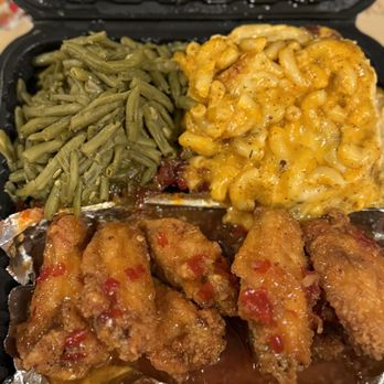 Plattaking - Pineapple Sweet Chilli Wings, Mac&Cheese and String Beans w/Smoked Turkey - Soul Food Near Me - Baltimore, Maryland Plattaking - Pineapple Sweet Chilli Wings, Mac&Cheese and String Beans w/Smoked Turkey - Soul Food Near Me - Baltimore, Maryland