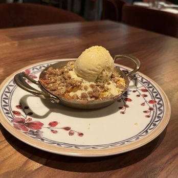 Amelia Gene's - Jones Orchard peach cobbler - Bars Near Me - Memphis, Tennessee