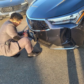 Paragon Acura - Jason adding the final touch! - Car Dealers Near Me - Woodside, New York Paragon Acura - Jason adding the final touch! - Car Dealers Near Me - Woodside, New York