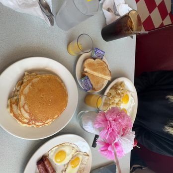 Americana 50s Diner - Diners Near Me - Holiday, Florida Americana 50s Diner - Diners Near Me - Holiday, Florida
