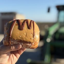 Donut Nook - maple Chip $quare