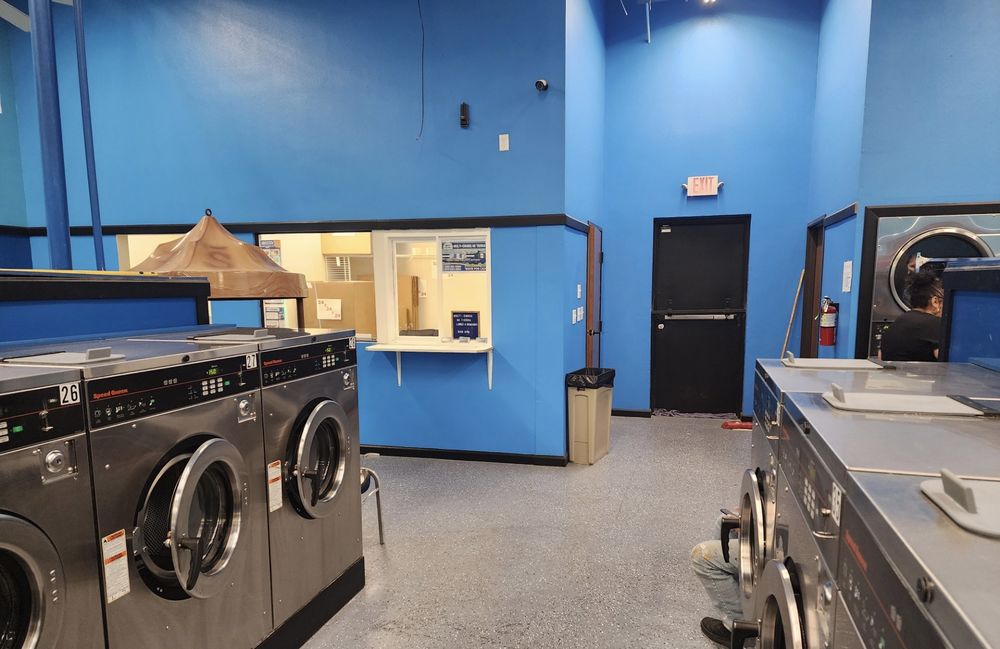 WASH2DRY LAUNDROMAT Updated June 2024 14 Photos 2715 Ellis Ave