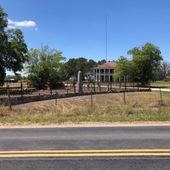 Hunter Cemetery - View from the road - Funeral Services & Cemeteries Near Me - Austin, Texas Hunter Cemetery - View from the road - Funeral Services & Cemeteries Near Me - Austin, Texas