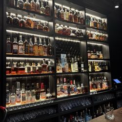 Great selection. Intimate feel.