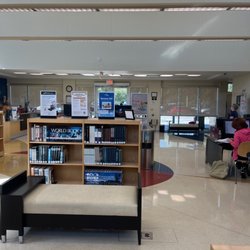 Miami-Dade Public Library System - International Mall Branch