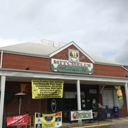 Mitchell's Restaurants - View of Mitchell's restaurant from parking lot