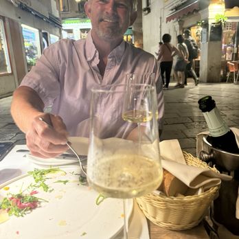 Vini da Pinto - Beef carpaccio. We also had sea bass and steak. AMAZING!!!!!! - Italian Near Me - Venezia, VE