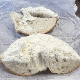 Garlic bagel with pepper & garlic cream cheese Garlic bagel with pepper & garlic cream cheese