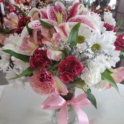 Devine Floral Designs & Gifts - Fresh florals to silk florals, we can help you for your needs. Please call 815-883-3373. Thank you.