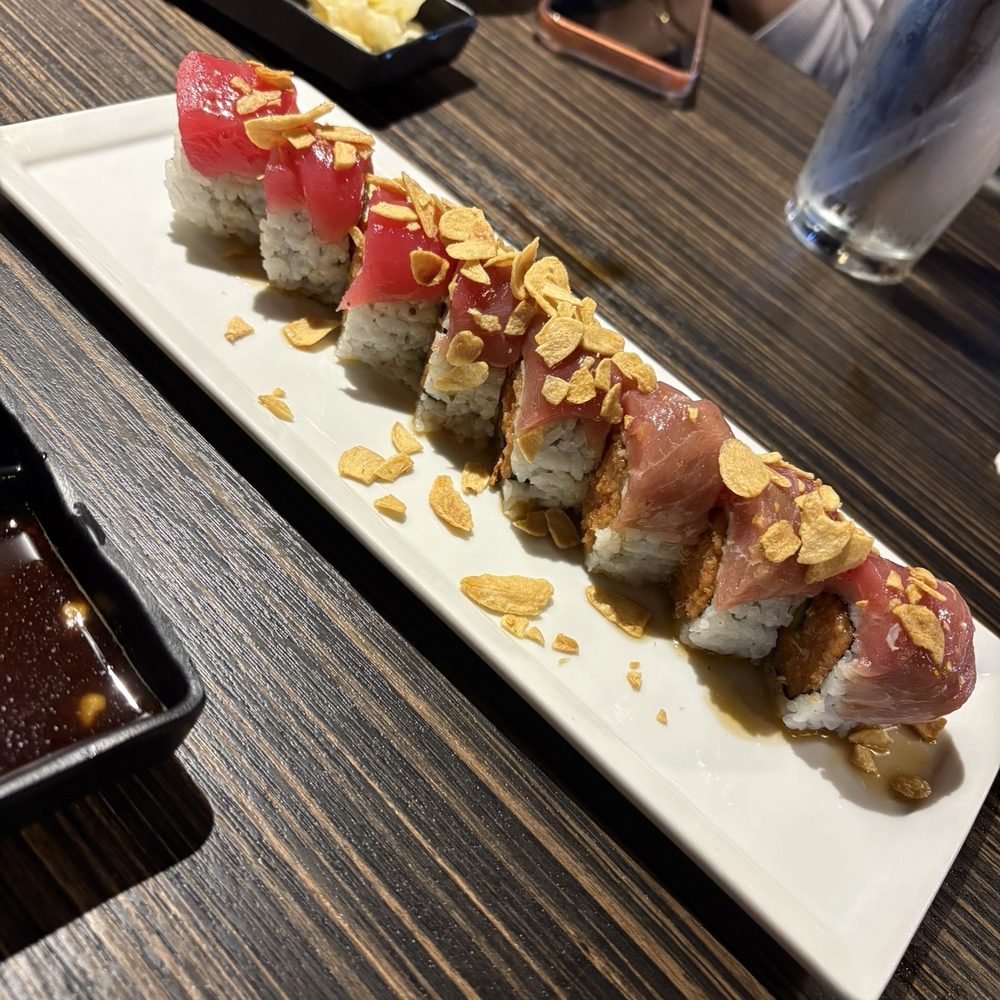 Sushiya - Garlic chip spicy tuna roll - Sushi Bars Near Me - San Dimas, California Sushiya - Garlic chip spicy tuna roll - Sushi Bars Near Me - San Dimas, California
