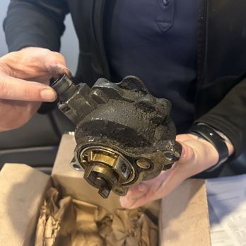 Scott's Automotive - Showed me my vacuum pump which was leaking and broken.... Asked if I wanted it it back which was kind (I didn't) - Auto Repair Near Me - Saint Catharines, Ontario Scott's Automotive - Showed me my vacuum pump which was leaking and broken.... Asked if I wanted it it back which was kind (I didn't) - Auto Repair Near Me - Saint Catharines, Ontario