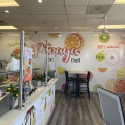 La Papaya Deli - So pretty in here