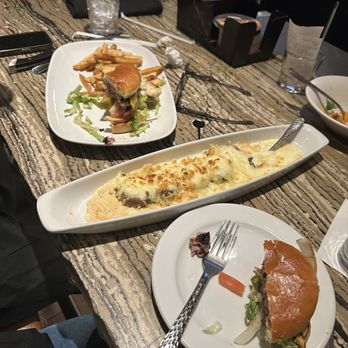 LongHorn Steakhouse - Cheese burger and mushrooms - American Near Me - Woodbridge, Virginia LongHorn Steakhouse - Cheese burger and mushrooms - American Near Me - Woodbridge, Virginia