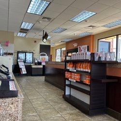 Dunkin' - The store