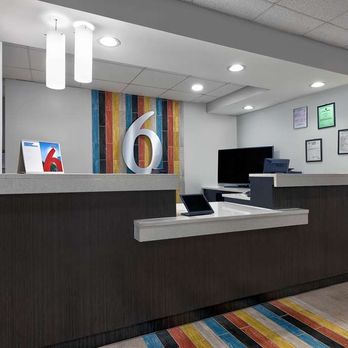 Quality Inn Scottsboro Us/72-Lake Guntersville Area - Motel Scottsboro AL Lobby - Hotels Near Me - Scottsboro, Alabama