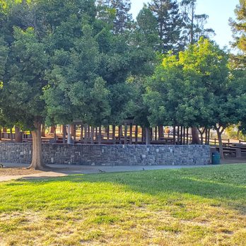Rainbow Park - Picnic area and seating - Parks Near Me - San Jose, California