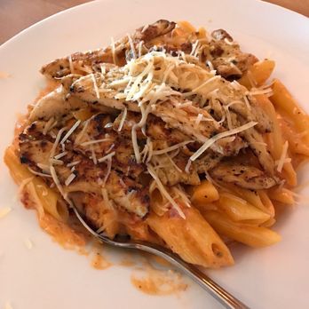 Masal Cafe - Penne in cream tomato sauce w/grilled chicken - Turkish Near Me - Brooklyn, New York Masal Cafe - Penne in cream tomato sauce w/grilled chicken - Turkish Near Me - Brooklyn, New York