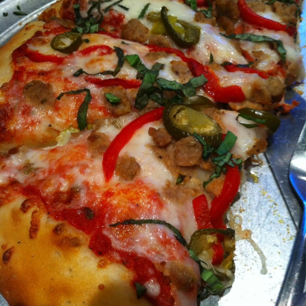 AWSOM - The comission pizza - Chicken Wings Near Me - Paramount, California