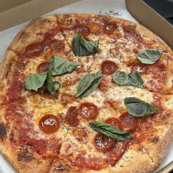 Pizzeria Uciuni - Lailah - Pizza Near Me - Cleveland, Ohio