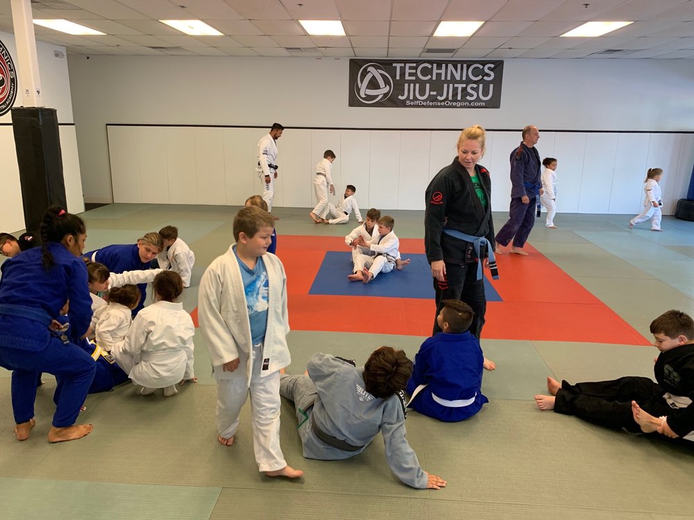 GRACIE TECHNICS JIUJITSU 33 Photos 3220 S Troutdale Rd, Troutdale