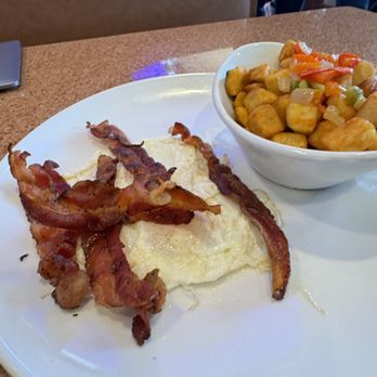 Imperial Diner - 2 eggs, homefriend and bacon - Diners Near Me - Freeport, New York