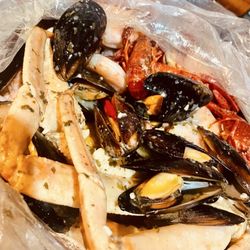Nenas Bar & Grill - Seafood boil N.8