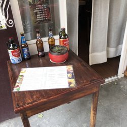 soviet & Co - Pick-up and delivery table