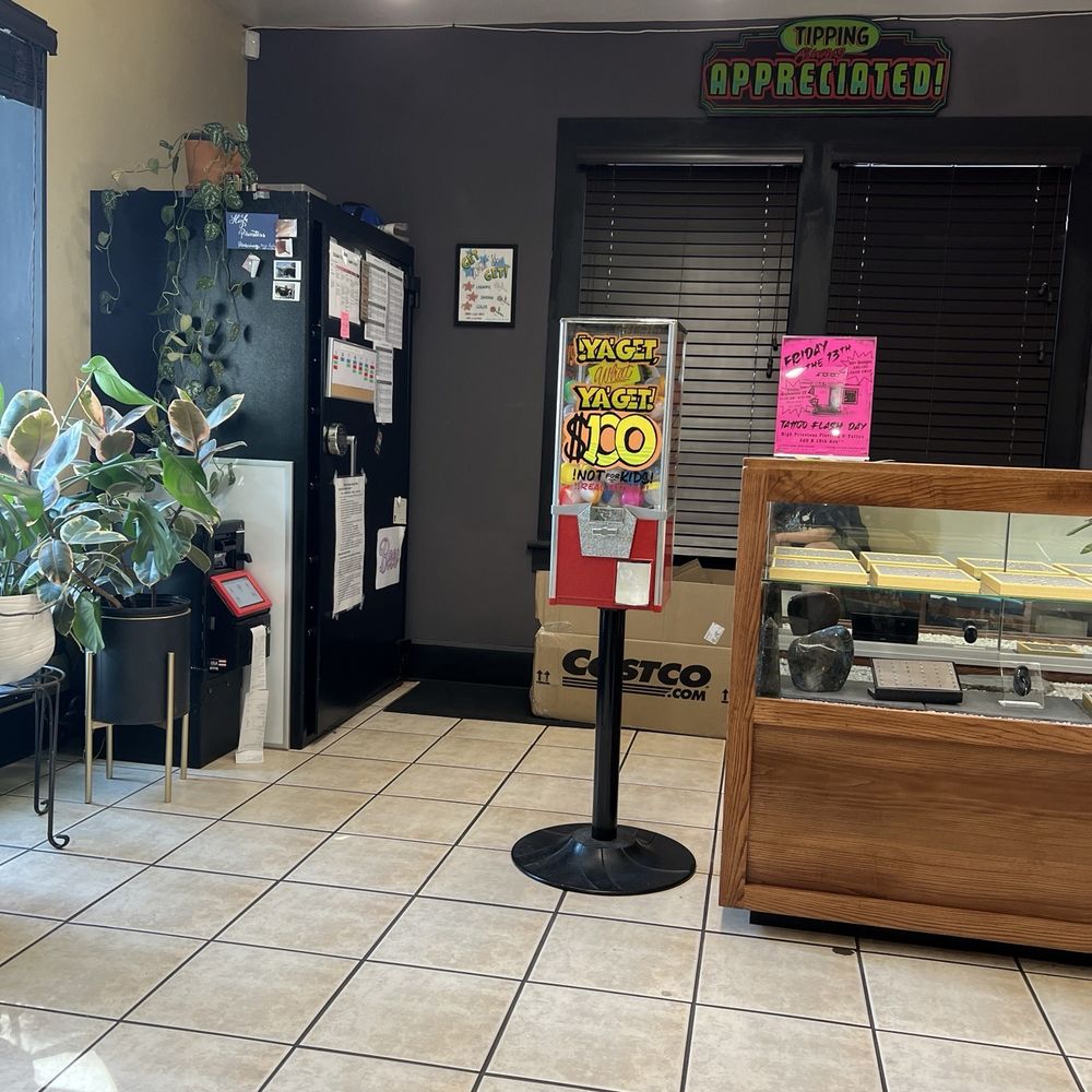 High Priestess Piercing & Tattoo - Inside - Tattoo Near Me - Eugene, Oregon High Priestess Piercing & Tattoo - Inside - Tattoo Near Me - Eugene, Oregon