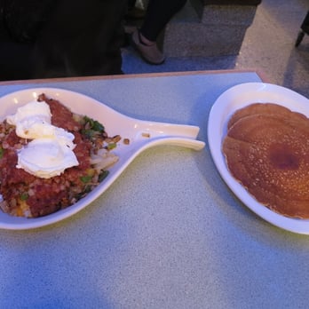 Goldy's Grill - Corned beef hash skillet with pancakes - American Near Me - Park Ridge, Illinois