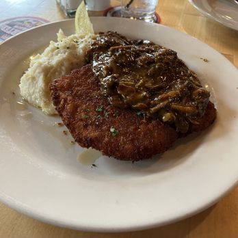 The Schlafly Tap Room - Jagerschnitzel with Mashed potatoes!!! - Brewpubs Near Me - Saint Louis, Missouri The Schlafly Tap Room - Jagerschnitzel with Mashed potatoes!!! - Brewpubs Near Me - Saint Louis, Missouri