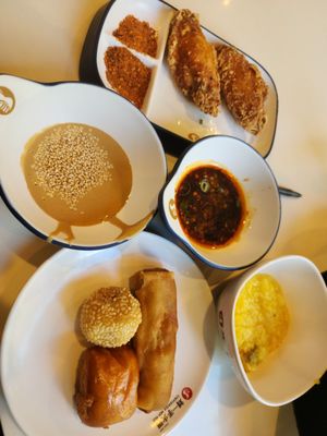 Liuyishou Hotpot by null