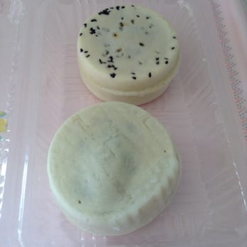 Don Quijote - Earth Market Obanyaki. Mochi Mochi...Caramel and Azuki Matcha. 4/2016. - International Grocery Near Me - Honolulu, Hawaii Don Quijote - Earth Market Obanyaki. Mochi Mochi...Caramel and Azuki Matcha. 4/2016. - International Grocery Near Me - Honolulu, Hawaii
