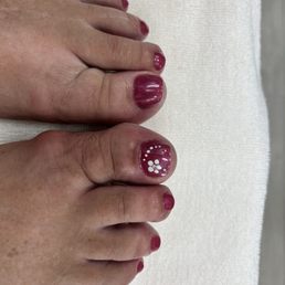 Toes all ready for Maui!
