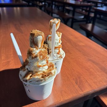 Tulip Creamery - Biscoff Tres Leches - Ice Cream Rolls Dulce de Leche Brownie - Ice Cream Rolls - Ice Cream & Frozen Yogurt Near Me - Whittier, California Tulip Creamery - Biscoff Tres Leches - Ice Cream Rolls Dulce de Leche Brownie - Ice Cream Rolls - Ice Cream & Frozen Yogurt Near Me - Whittier, California