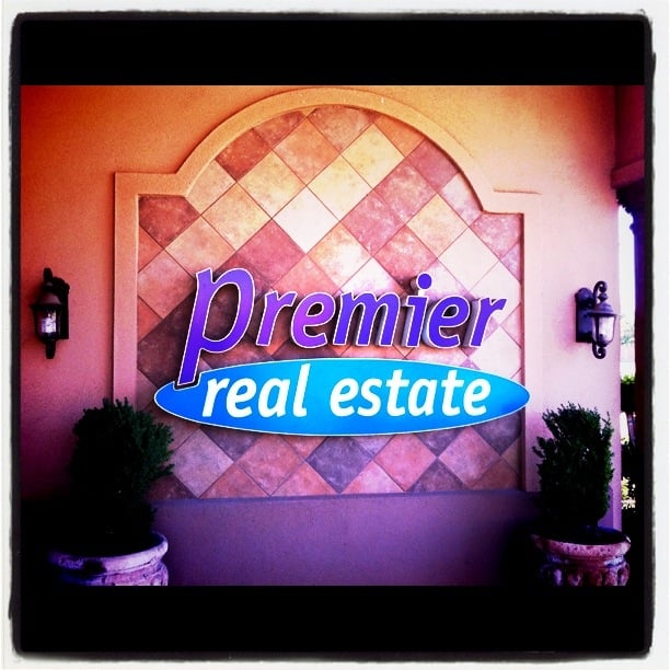 PREMIER REAL ESTATE Updated September 2024 1126 E Leland Ave