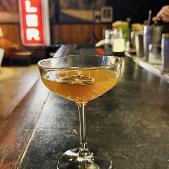 Clementine - Apricot Gimlet - Pizza Near Me - Newberg, Oregon Clementine - Apricot Gimlet - Pizza Near Me - Newberg, Oregon