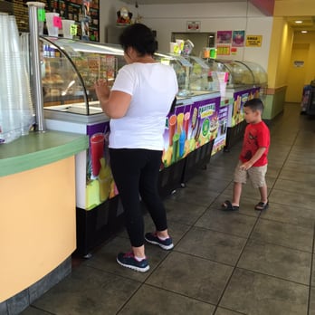 Paleteria La Reyna De Michoacan - Creeper shot - Juice Bars & Smoothies Near Me - El Monte, California