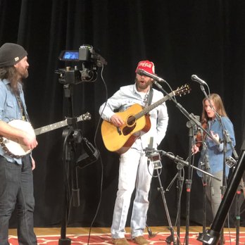 Red Barn Radio - a man playing guitar and a woman singing - Music Venues Near Me - Lexington, Kentucky Red Barn Radio - a man playing guitar and a woman singing - Music Venues Near Me - Lexington, Kentucky