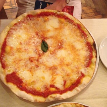 Da Trani - Margharita pizza at Da Trani - Seafood Near Me - Rome, RM Da Trani - Margharita pizza at Da Trani - Seafood Near Me - Rome, RM
