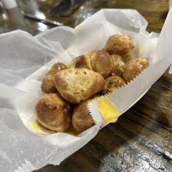The Pie - Garlic knots