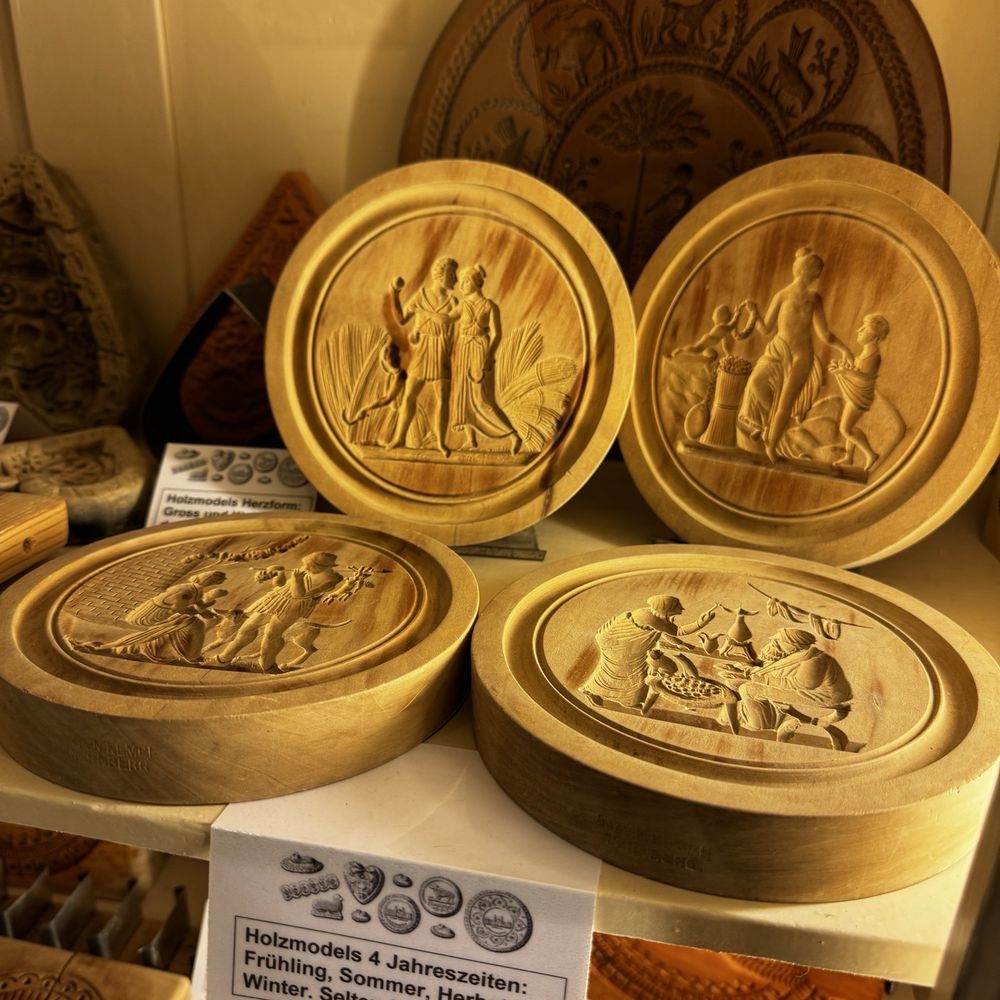 Goldapfel - Chocolatiers & Shops Near Me - Einsiedeln, SZ