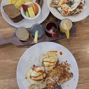 Broken Yolk Cafe - Golden State Benedict - Breakfast & Brunch Near Me - Henderson, Nevada Broken Yolk Cafe - Golden State Benedict - Breakfast & Brunch Near Me - Henderson, Nevada