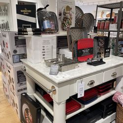 Williams-Sonoma - Inside of store