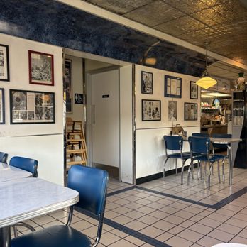 Blue Moon Diner - Back side seating area at end of diner - American Near Me - Beaverton, Oregon Blue Moon Diner - Back side seating area at end of diner - American Near Me - Beaverton, Oregon