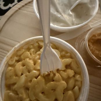 Bob's Chicken and Seafood - Mac n cheese and mashed potatoes with white gravy - Seafood Near Me - Mansfield, Texas Bob's Chicken and Seafood - Mac n cheese and mashed potatoes with white gravy - Seafood Near Me - Mansfield, Texas